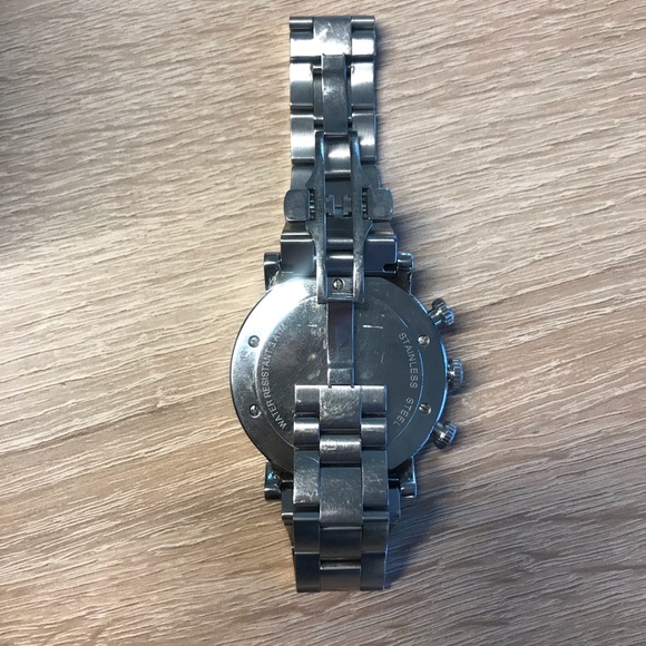 Watch - Picture 3 of 5